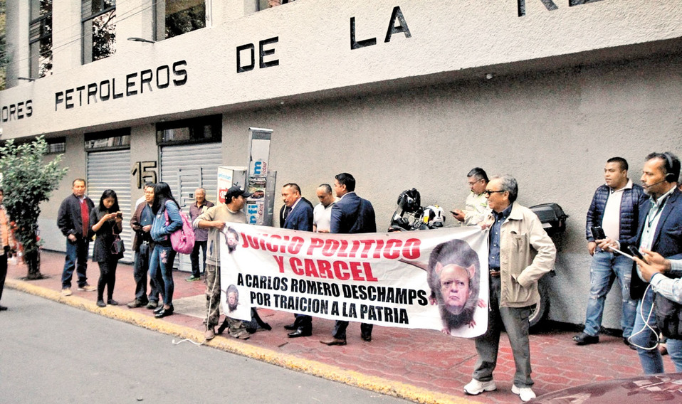 Carlos Romero Deschamps dirigió una carta a los trabajadores de Pemex en la que anunció su renuncia. (Romina Solís/Notimex)