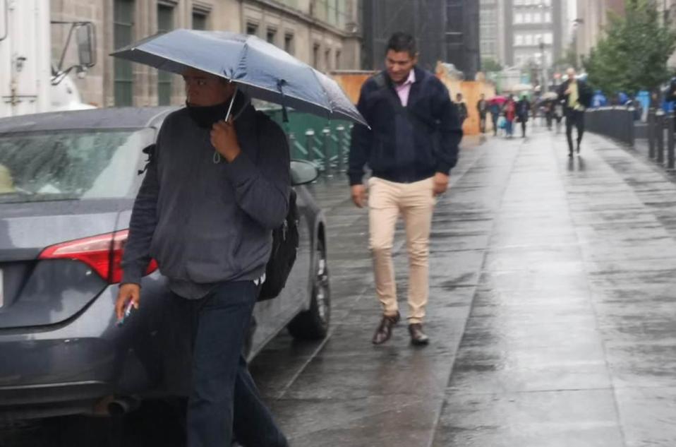 Hay lluvia ligera en 14 alcaldías de la CdMx. | César Velázquez