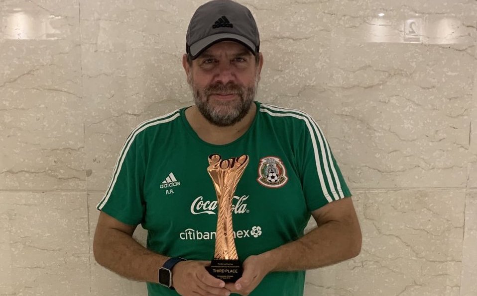 ¿Quién es Ramón Raya, eterno técnico de la selección nacional de playa ...