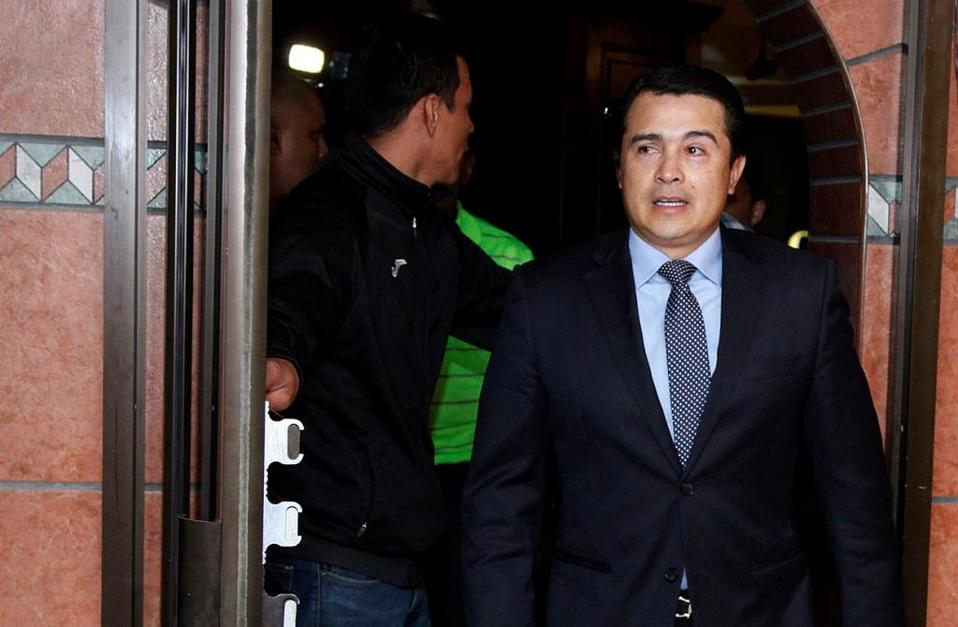 Tony Hernández fue acusado de narcotráfico y de recibir soborno de Joaquín El Chapo Guzmán para sus campañas políticas en Honduras. (AP / Archivo)