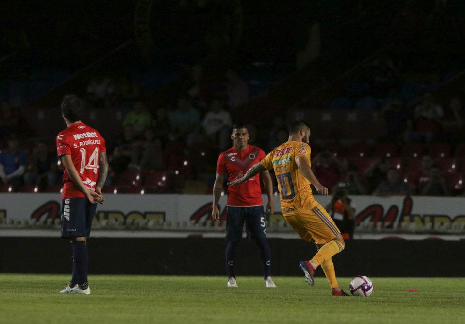 Veracruz decide parar durante juego ante Tigres en protesta (Imago 7)