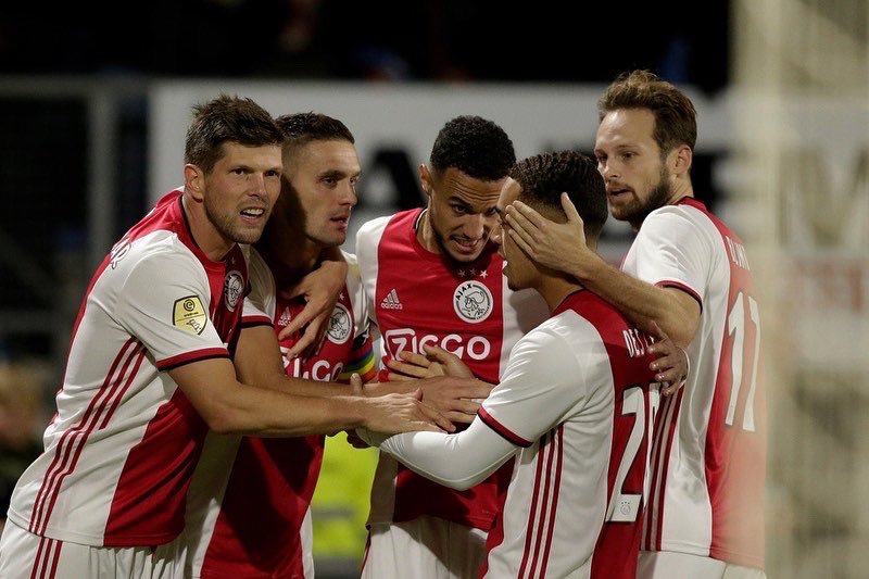 Ajax mantiene el liderato de la Eredivisie (Twitter: @AFCAjax)