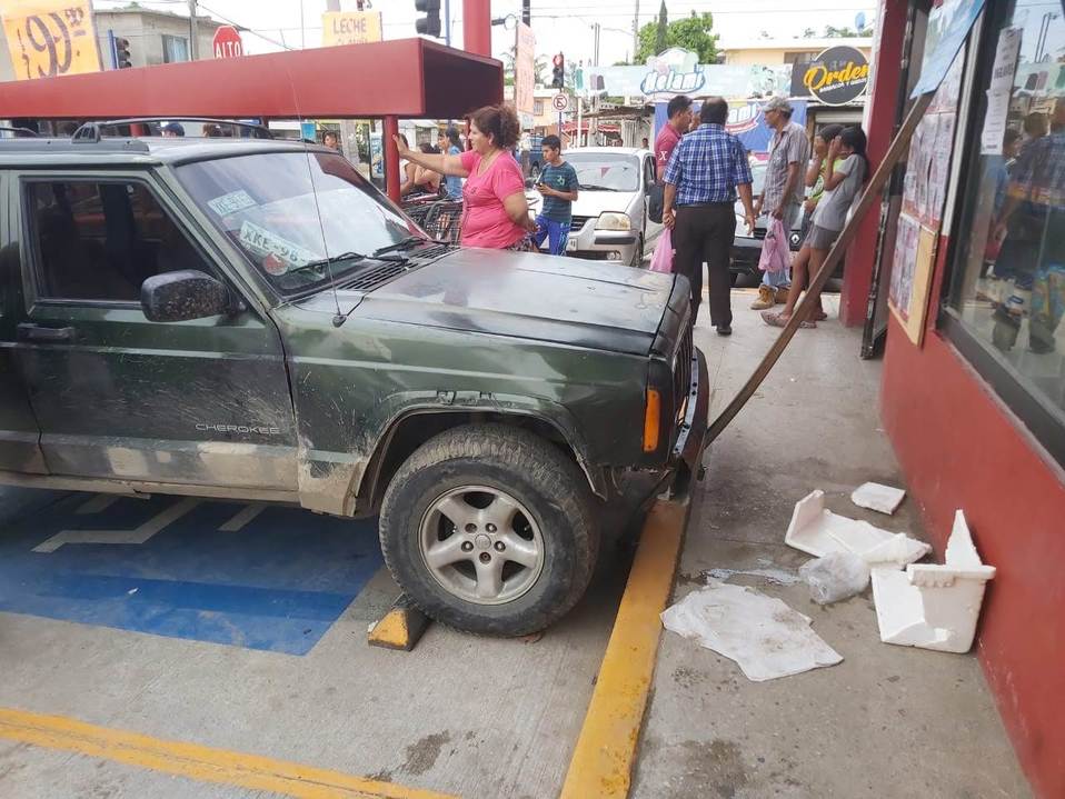 El vehículo responsable del percance.