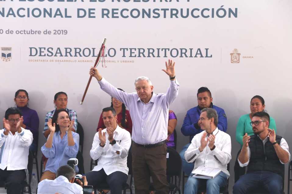 El Presidente en si visita a Oaxaca para presentar el programa de reconstrucción de escuelas (Javier Ríos)