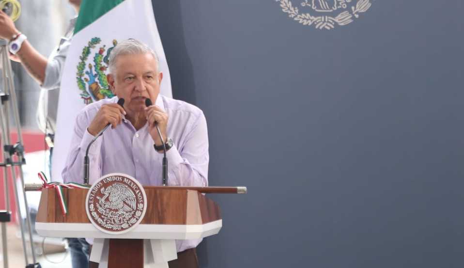 El Presidente visitó Oaxaca de Juárez para hacer entrega de los recursos del programa 'La escuela es nuestra' (Javier Ríos)