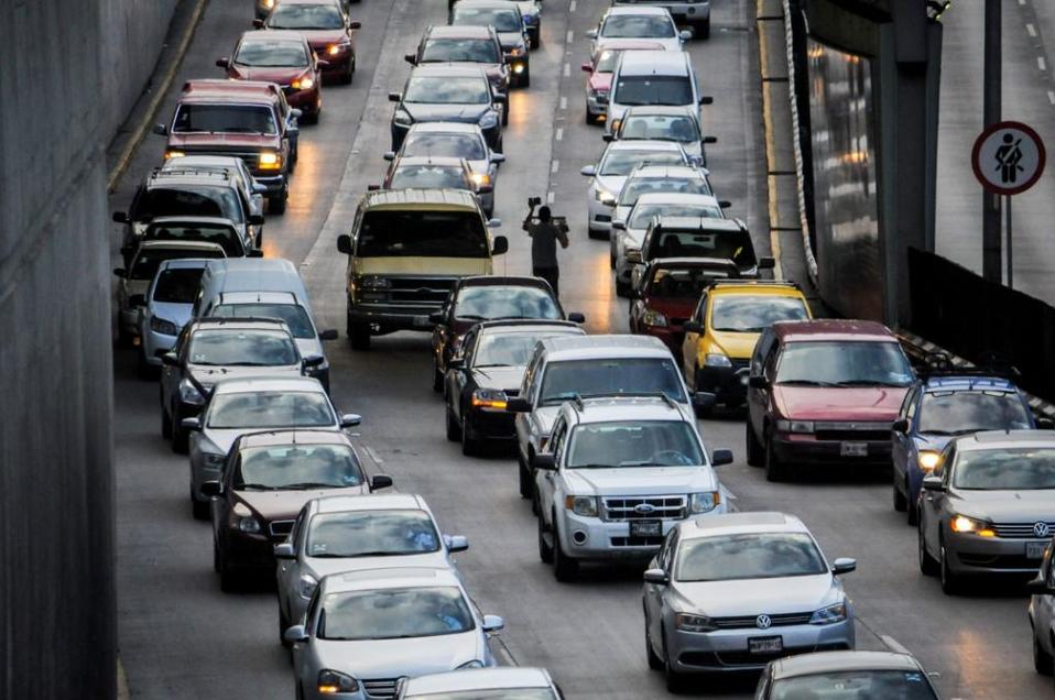 Tráfico vehicular en la CdMx. (Archivo Cuartoscuro)