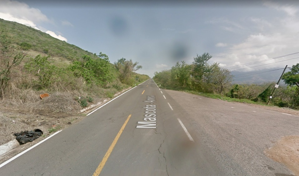 El accidente ocurrió en el kilómetro 111 de la carretera  Mascota-Ameca. (Especial)