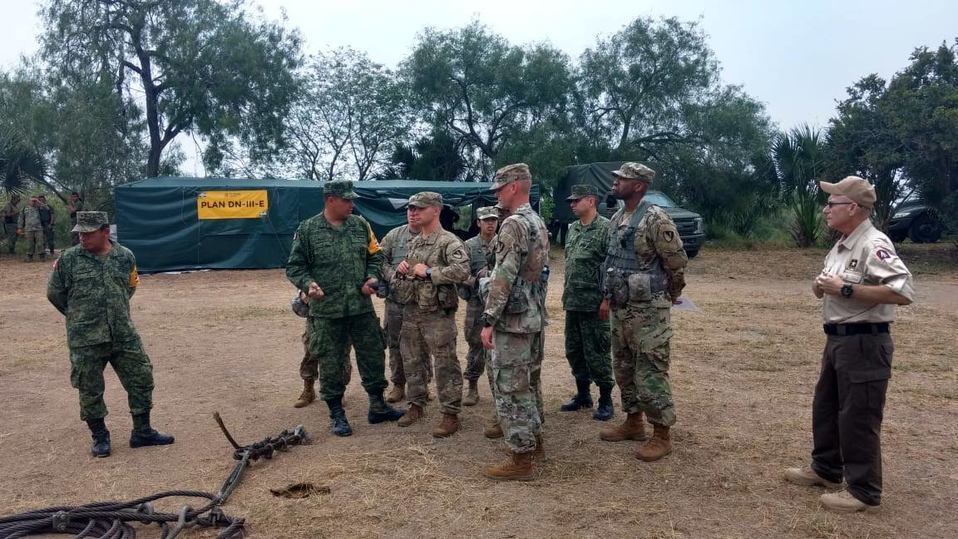 Capacitación de personal militar de México y Estados Unidos.
