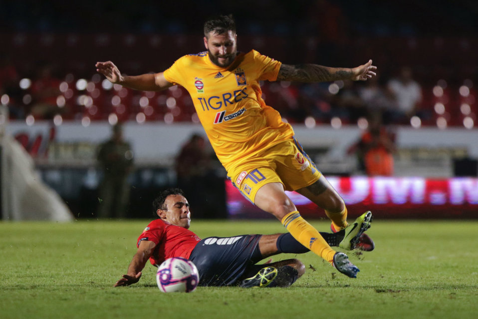 Gignac se disculpa por anotar durante protesta de Veracruz
