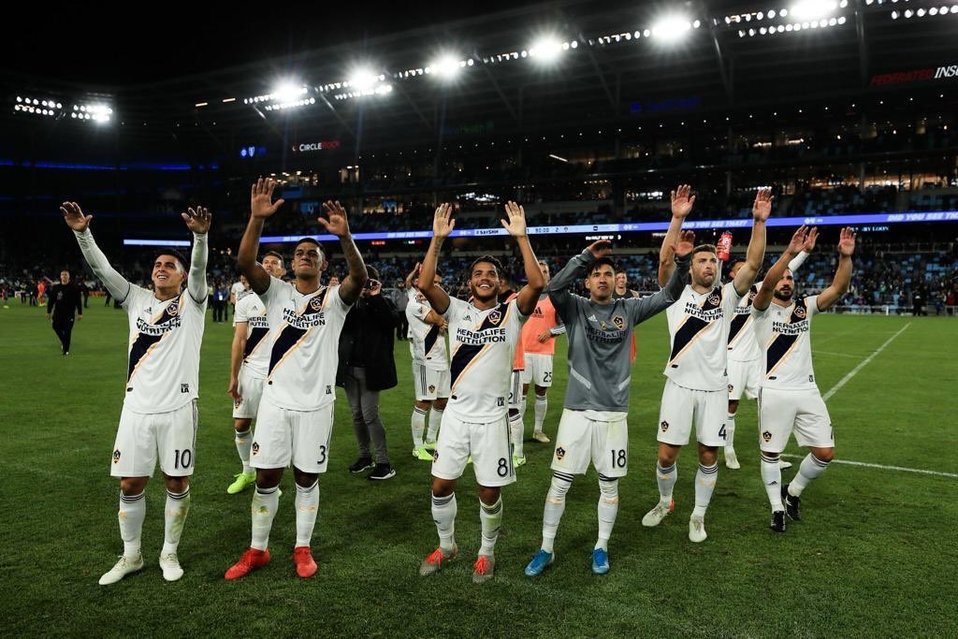 Gol de Jonathan dos Santos manda al Galaxy a las semifinales de la MLS (Twitter @LAGalaxy_Es)
