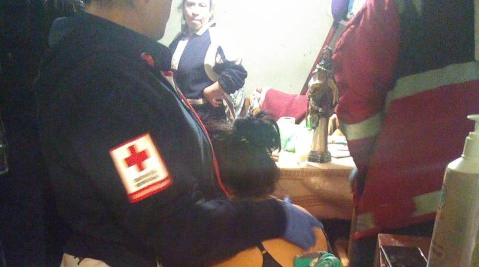La mujer fue diagnosticada con herida penetrante pulmonar izquierdo./ Especial