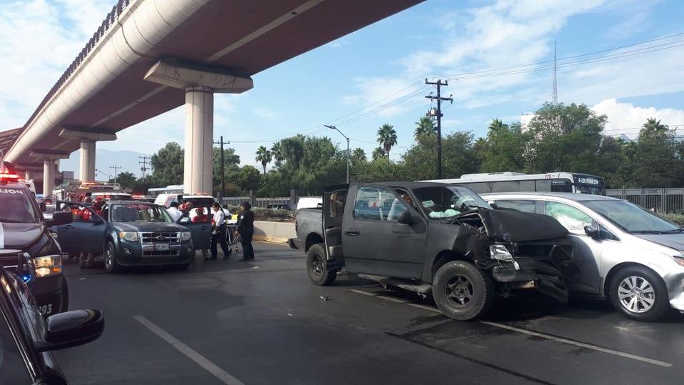 Tras perder el control del vehículo, Julio Cesar L. chocó contra otra camioneta. Foto: Agustín Martínez.