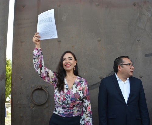 La presidenta Patricia Durán Reveles recibió la documentación correspondiente. (Especial)