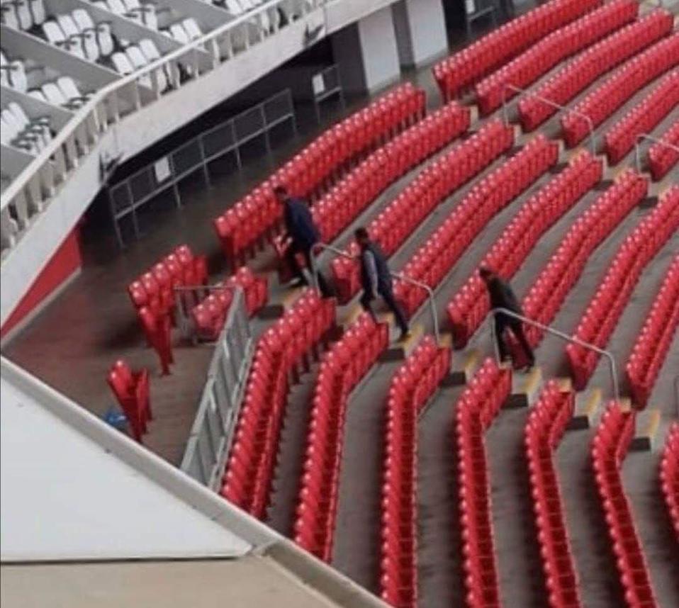 Ricardo Pelaéz fue captado en el Estadio Akron de las Chivas (Jesús Hernández)