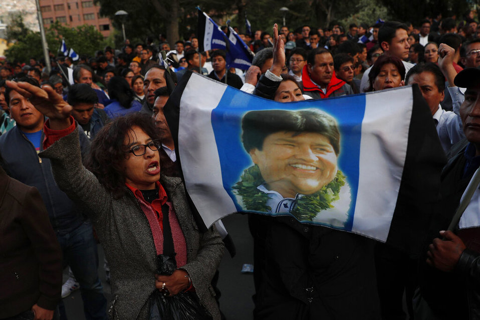 El sistema de cómputo se detuvo por un periodo largo generando protestas contra el mandatario Evo Morales, generando protestas. (AP)