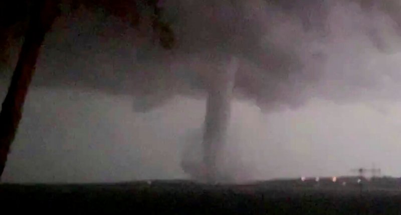 El tornado se formó cerca del Aeropuerto Love Field. (AP)