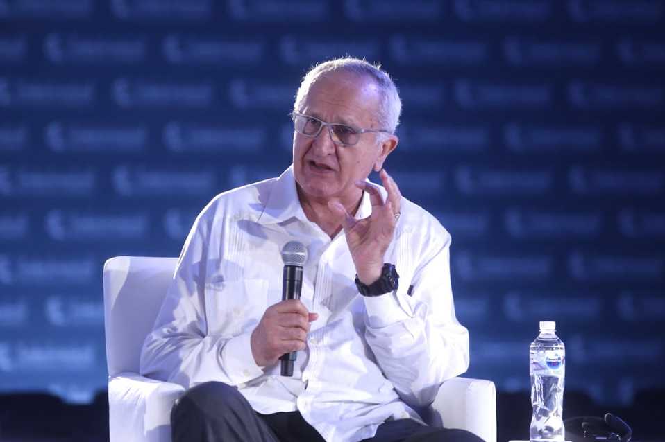 Jesús Seade, subsecretario para América del Norte en su participación durante el congreso "México Cumbre de Negocios (Araceli López)