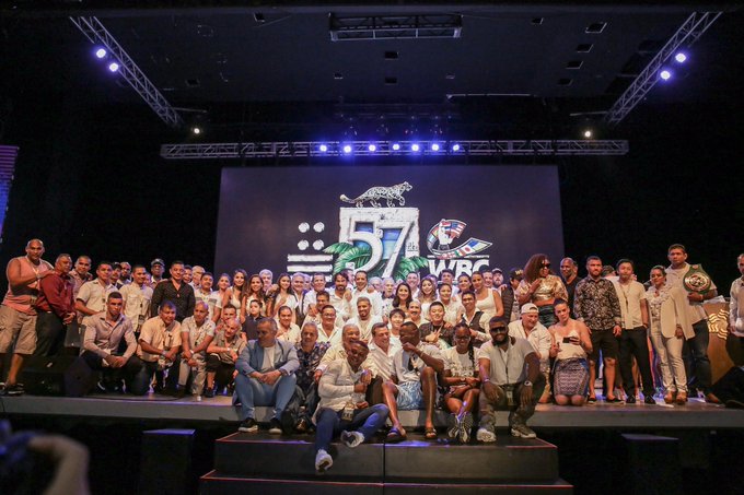 La familia del Boxeo de reunió en Cancún (@WBCBoxing)