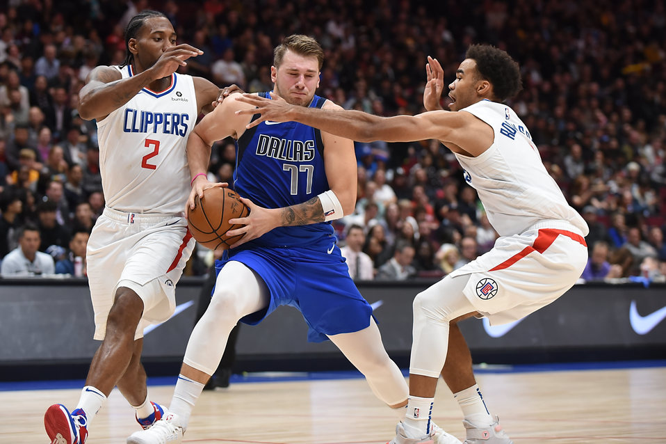 Luka Doncic en un partido contra Los Angeles Clippers (Reuters)