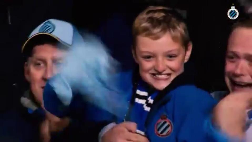 Niño recibe camiseta en Bélgica y rompe en llanto de la emoción (@ClubBrugge)