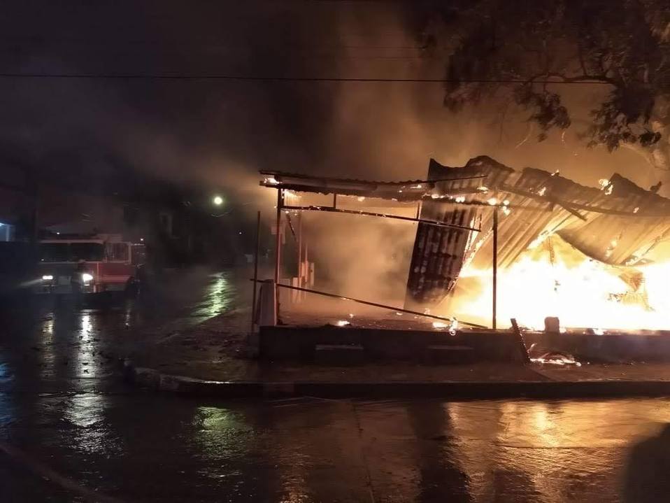 Taquería se incendia tras caerle un rayo en Ciudad Madero (Foto/CORTESÍA)