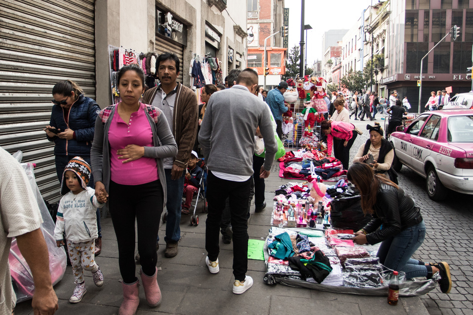 Vendedores ambulantes serán reordenados en la alcaldía Cuauhtémoc, prometió el alcalde.(Archivo Cuartoscuro)