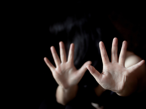 Ataque hacia mujeres. (Tomada de Shutterstock)