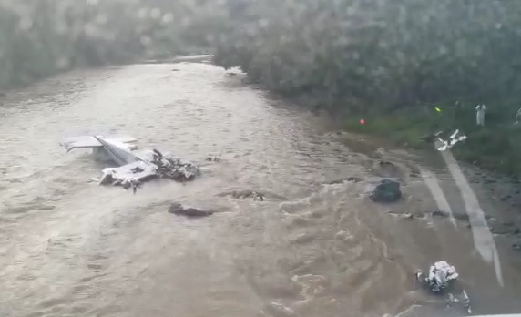 El desplome de la avioneta en Madero, Michoacán, deja al menos 5 muertos.