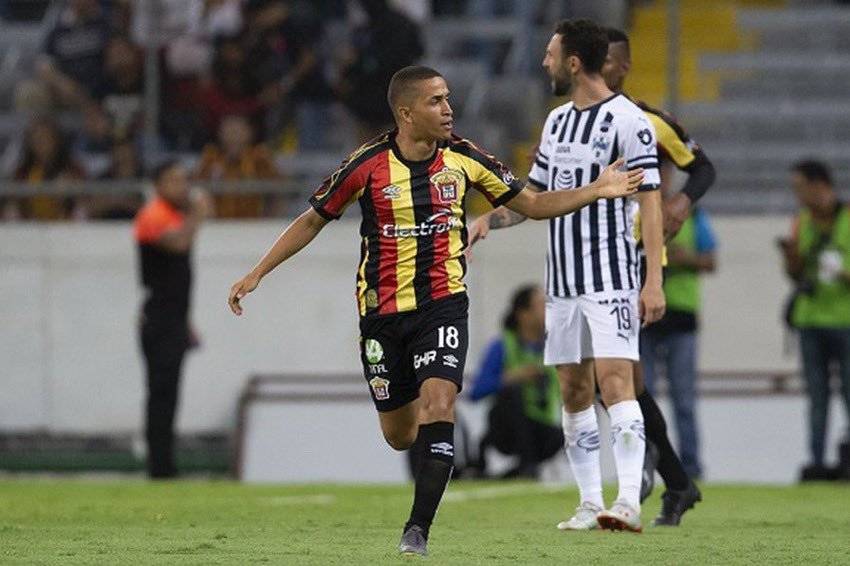 Con doblete de Janssen, Rayados ganó a Leones Negros. (Especial)