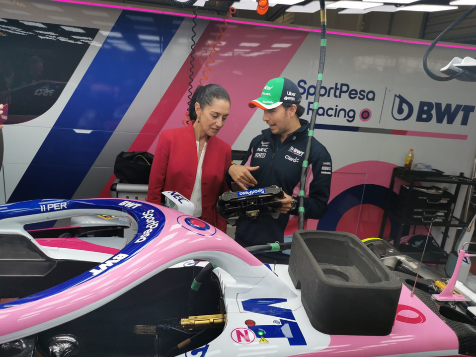 'Checo' Pérez le mostró su monoplaza a Claudia Sheinbaum. (Especial)