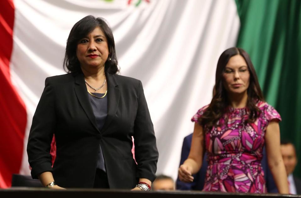 Irma Eréndira Sandoval, titular de la SFP, comparence en Cámara de Diputados. (Octavio Hoyos)