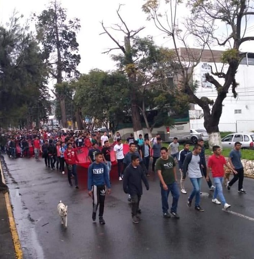 Marcharon por las calles de la localidad. (Especial)