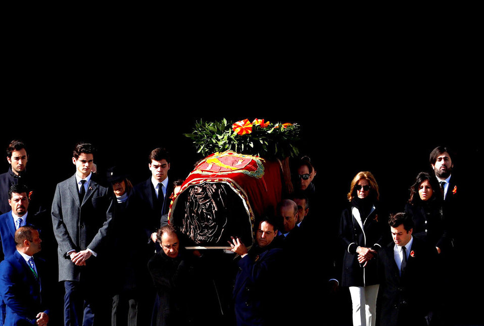 Los restos de Francisco Franco estuvieron durante 44 años en el Valle de los Caídos, a las afueras de Madrid, España. (AP)