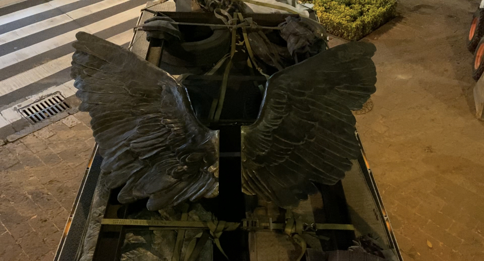 Reubican la escultura “Alas de México” del artista Jorge Marín. (Foto: Rogelio López)
