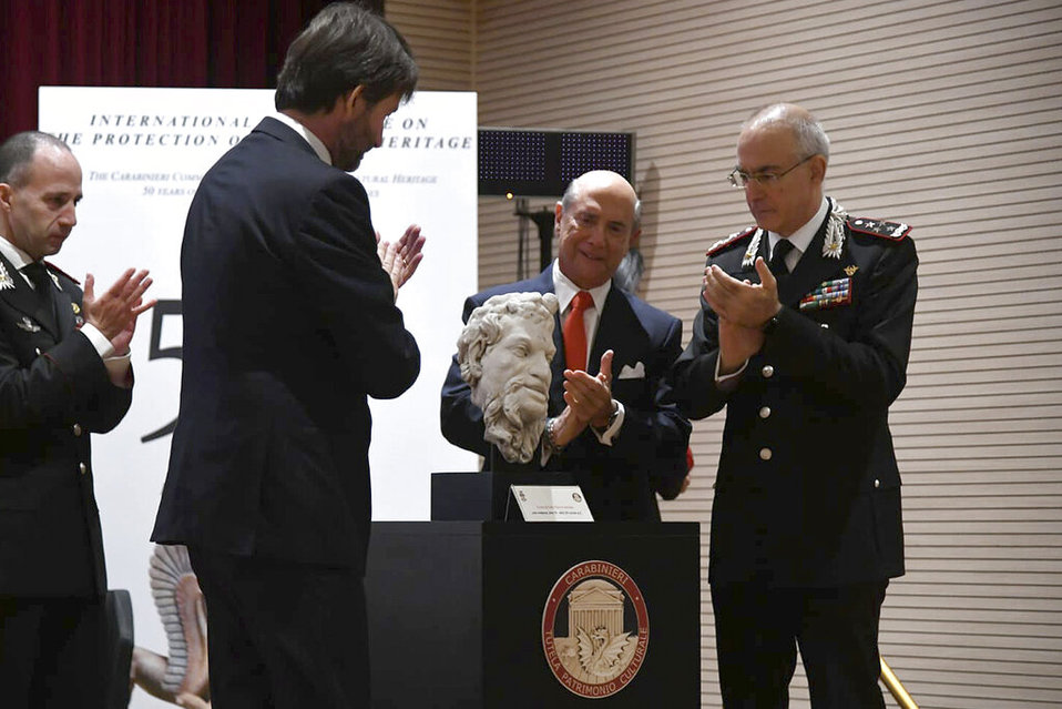 Estados Unidos devuelve a Italia una escultura antigua robada en 1968. (AP)