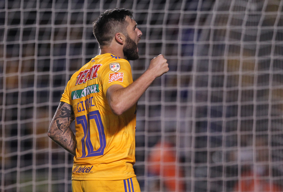 André Pierre Gignac celebra gol ante Cruz Azul (IMAGO 7)