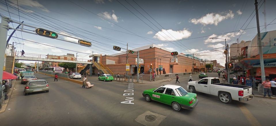 Sobre la avenida Miguel Alemán de la ciudad de León, habrá una parada provisional para usuarios de las líneas 2,5 y 7. Foto: Captura Google maps.