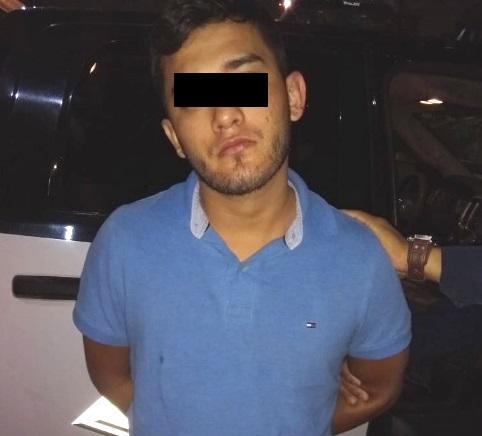 El hombre fue detenido tras robar 12 pack de cerveza de una tienda de conveniencia. (Foto: Especial)