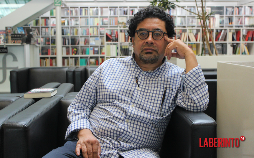 Mario González Suárez, autor de 'Uno conejo/ce totchtli'. (Foto: Héctor González)