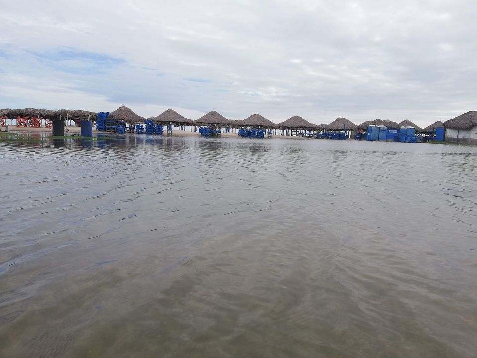 Playa Miramar con accesos inundados por frente frío 7 (Foto/Denis Sánchez)