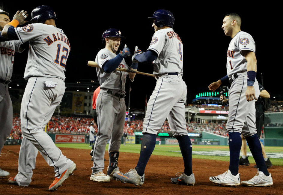 Astros se llevan el quinto de la Serie Mundial ante los Nationals (AFP)