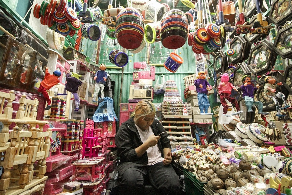 Se pueden encontrar pequeños locales con todo tipo de juguetes tradicionales mexicanos. (Franco González)