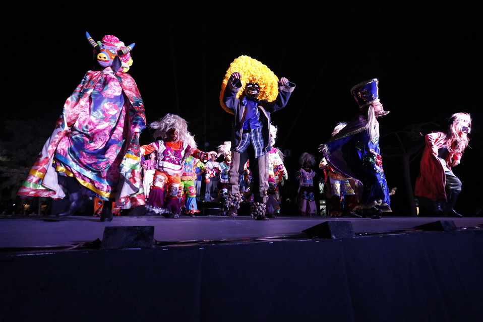 En el espectáculo La Ciudad Danza participaron más de cien bailarines. CORTESÍA