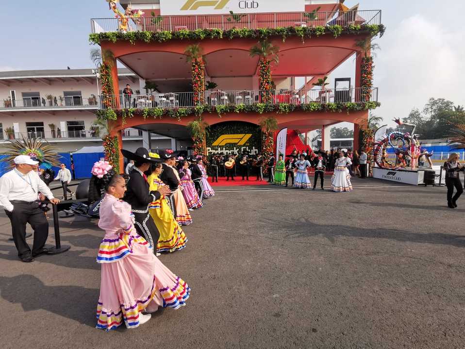 El mariachi y los trajes típicos de México se hacen presentes previo al Gran Premio 2019