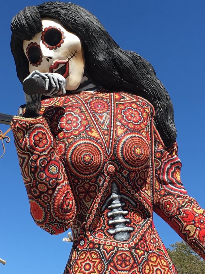 La catrina de Selena Quintanilla fue diseñada por César Menchaca. (Facebook Menchaca Studio)
