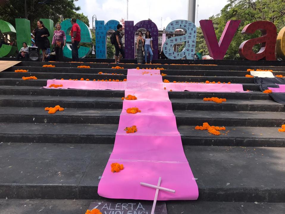 La CIDH instaló una ofrenda para protestar contra los feminicidios. (David Monroy)