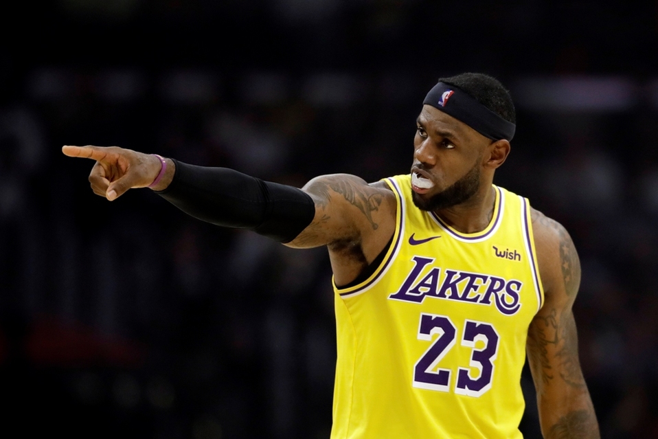 Desalojan a LeBron James de su casa (AP)