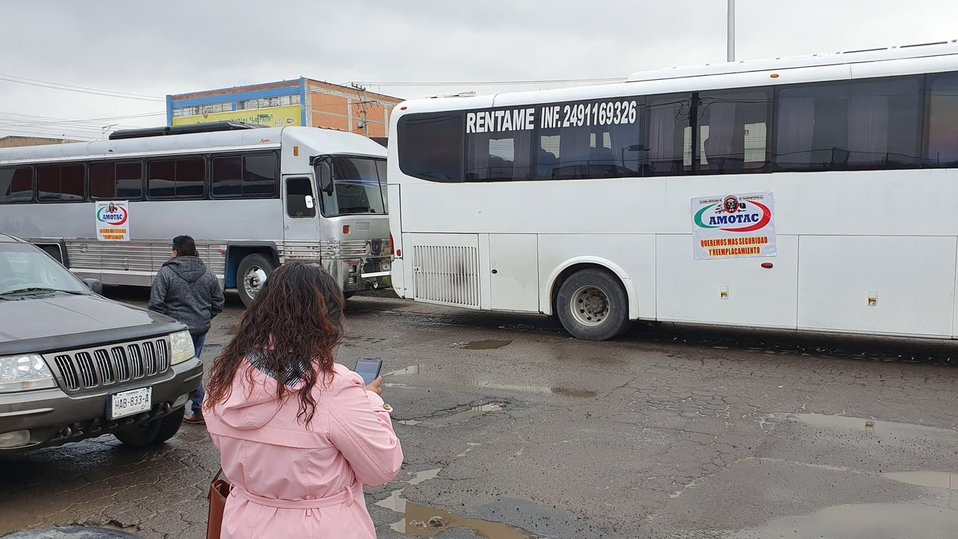 Buscan frenar abusos de policías federales, estatales y municipales en carreteras y alto a los cobros "excesivos" de grúas (Especial)