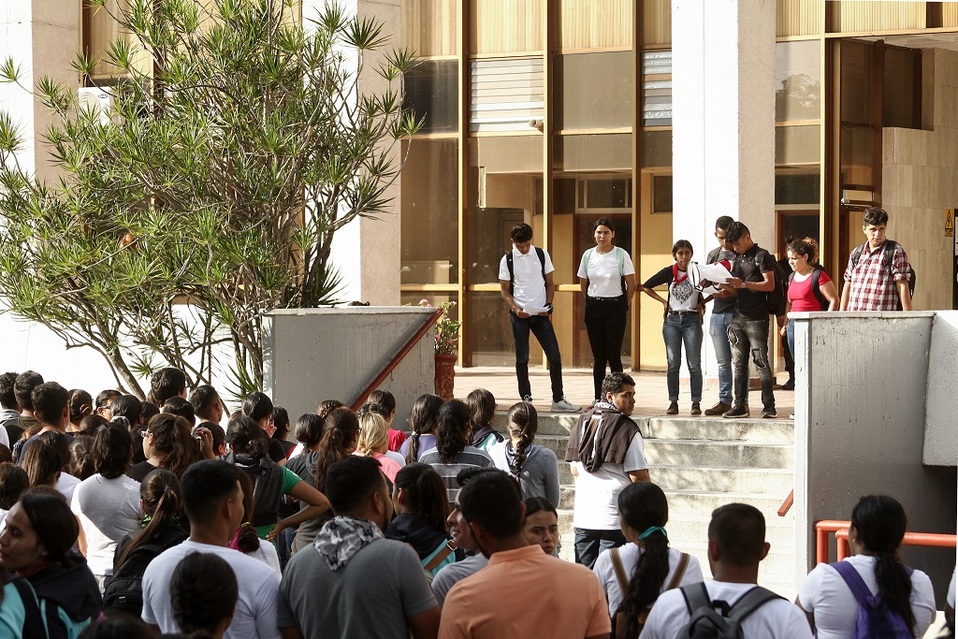 Los estudiantes piden mejor infraestructura para la normal. (Franco González)