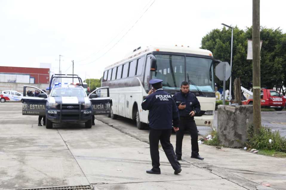 Movilización de transportistas afecta a universidades poblanas (Andrés Lobato)